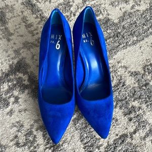 Adorable Royal blue heels!!